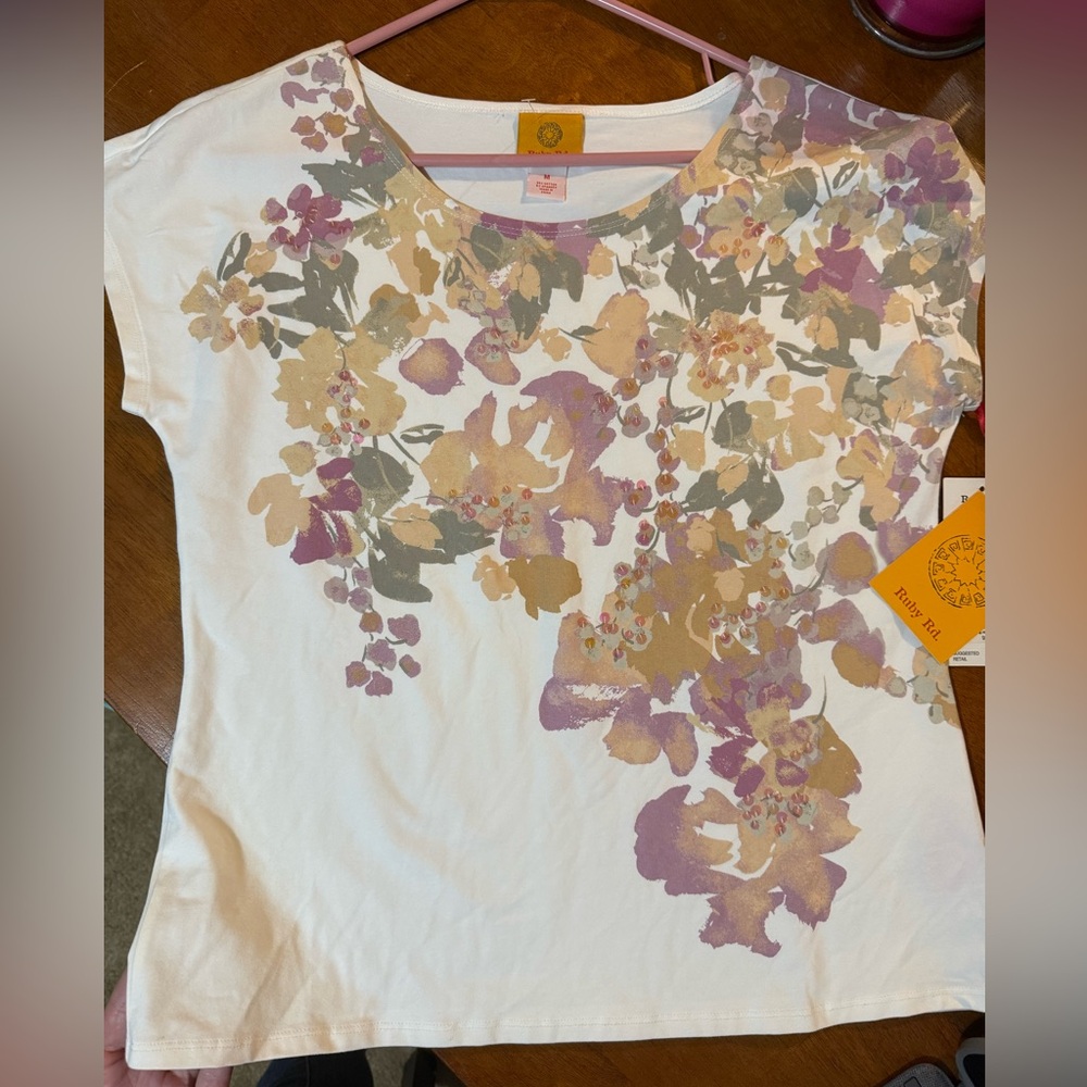 Ruby Rd. White Floral Short Sleeve Top
